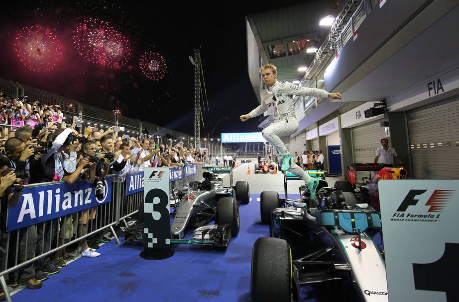Nico Rosberg vince. Ap